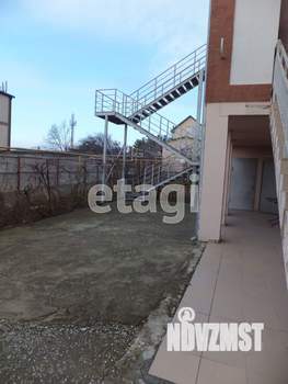 Дом 320м&sup2;, 3-этажный, участок 5 сот.  