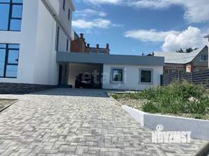 Дом 330м&sup2;, 3-этажный, участок 4 сот.  