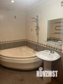 Дом 160м², 3-этажный, участок 217 сот.  