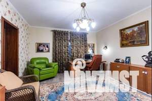 Коттедж 893м&sup2;, 4-этажный, участок 10 сот.  