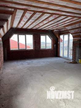 Дом 210м&sup2;, 3-этажный, участок 3 сот.  