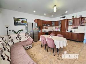 Дом 214м², 2-этажный, участок 4 сот.  