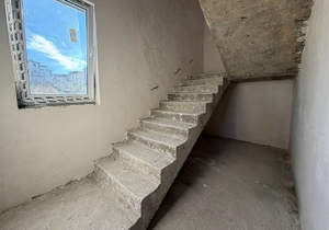 Дом 260м&sup2;, 2-этажный, участок 4 сот.  