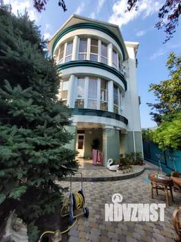 Дом 409м&sup2;, 3-этажный, участок 4 сот.  