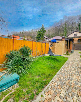 Дом 186м&sup2;, 3-этажный, участок 4 сот.  