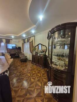 Дом 176м&sup2;, 2-этажный, участок 4 сот.  