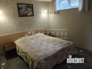 Дом 262м&sup2;, 3-этажный, участок 8 сот.  