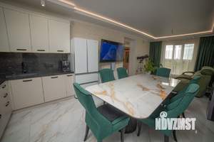 Дом 304м², 2-этажный, участок 4 сот.  