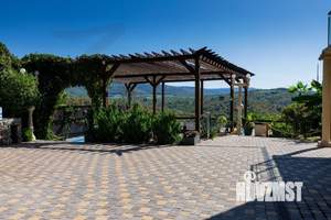 Дом 146м&sup2;, 3-этажный, участок 4 сот.  