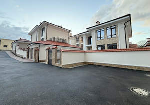 Дом 350м&sup2;, 3-этажный, участок 4 сот.  