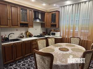 Дом 160м&sup2;, 2-этажный, участок 3 сот.  