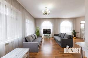 Дом 215м&sup2;, 2-этажный, участок 4 сот.  