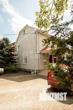 Дом 526м&sup2;, 3-этажный, участок 8 сот.  