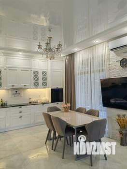 Дом 202м&sup2;, 2-этажный, участок 11 сот.  