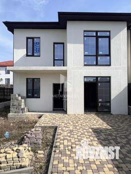 Дом 180м&sup2;, 2-этажный, участок 4 сот.  