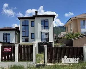 Дом 286м&sup2;, 3-этажный, участок 4 сот.  