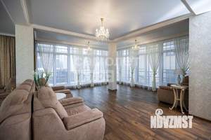 Дом 421м&sup2;, 3-этажный, участок 6 сот.  