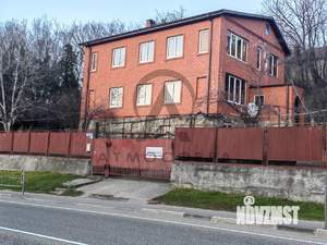 Дом 225м², 3-этажный, участок 11 сот.  