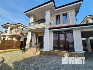 Коттедж 200м&sup2;, 2-этажный, участок 4 сот.  