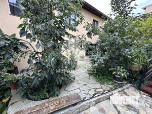 Дом 311м&sup2;, 2-этажный, участок 6 сот.  