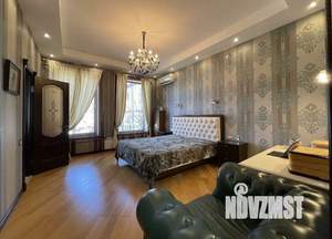 Коттедж 296м&sup2;, 2-этажный, участок 5 сот.  