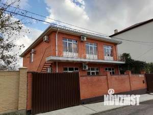 Дом 233м&sup2;, 2-этажный, участок 4 сот.  