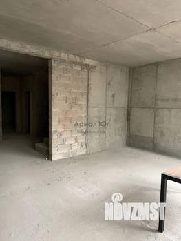 Дом 332м², 3-этажный, участок 3 сот.  