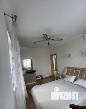 Дом 260м&sup2;, 3-этажный, участок 4 сот.  