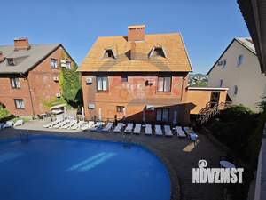 Дом 450м&sup2;, 3-этажный, участок 6 сот.  