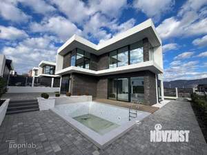 Дом 227м&sup2;, 2-этажный, участок 5 сот.  