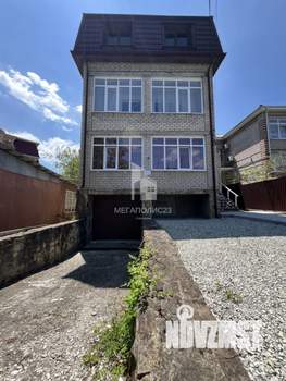 Дом 200м&sup2;, 3-этажный, участок 10 сот.  