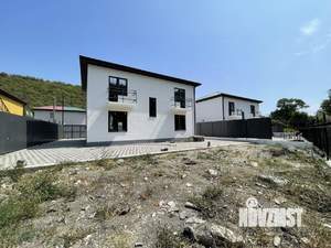 Дом 170м&sup2;, 2-этажный, участок 3 сот.  