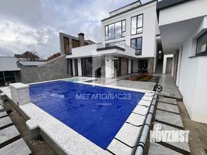 Дом 252м&sup2;, 3-этажный, участок 7 сот.  