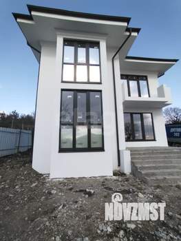 Дом 200м&sup2;, 2-этажный, участок 4 сот.  