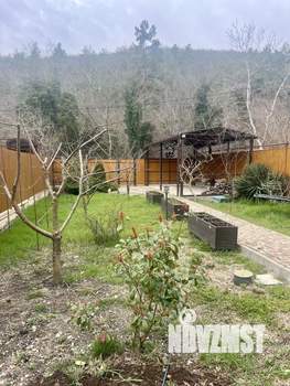 Дом 186м&sup2;, 3-этажный, участок 4 сот.  