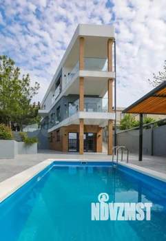 Дом 267м&sup2;, 3-этажный, участок 4 сот.  