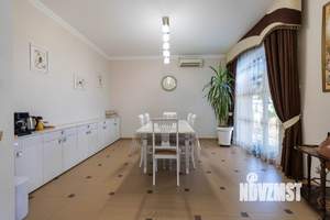 Дом 285м², 4-этажный, участок 4 сот.  
