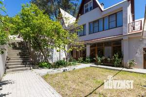 Дом 448м&sup2;, 3-этажный, участок 23 сот.  