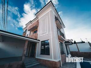 Дом 184м&sup2;, 3-этажный, участок 2 сот.  