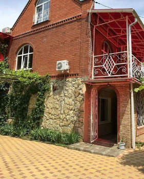 Дом 260м&sup2;, 3-этажный, участок 7 сот.  