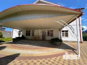 Дом 463м&sup2;, 3-этажный, участок 10 сот.  