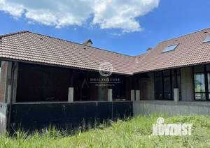 Коттедж 385м&sup2;, 3-этажный, участок 21 сот.  