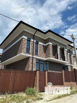 Дом 230м², 3-этажный, участок 1 сот.  