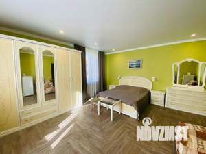 Дом 720м&sup2;, 3-этажный, участок 7 сот.  