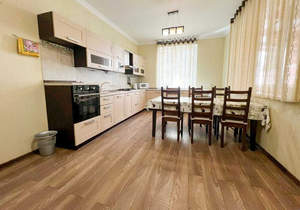 Дом 502м&sup2;, 4-этажный, участок 4 сот.  