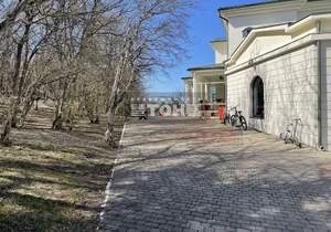 Дом 296м&sup2;, 2-этажный, участок 5 сот.  