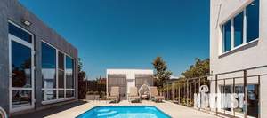 Дом 220м², 3-этажный, участок 4 сот.  