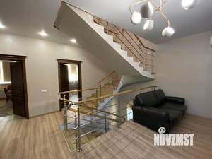 Дом 270м&sup2;, 4-этажный, участок 4 сот.  