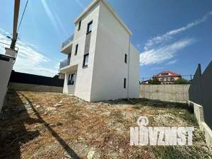 Дом 270м&sup2;, 3-этажный, участок 3 сот.  