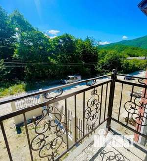 Дом 160м&sup2;, 2-этажный, участок 4 сот.  